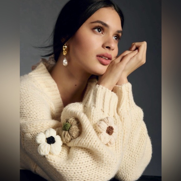 Anthropologie Maeve Chunky Knitted Cream 3D Floral Embellished Cardigan - Picture 2 of 10
